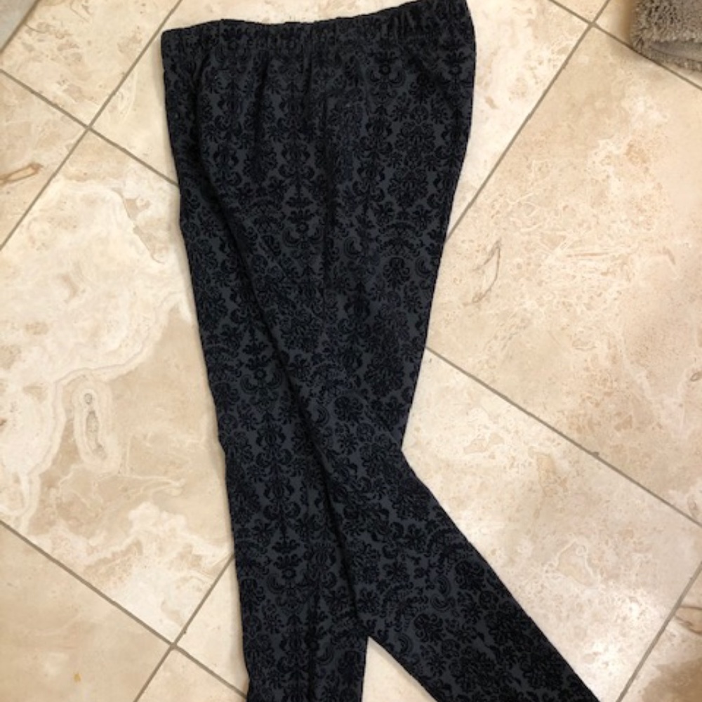 Soft Surroundings Velvet Burnout Pull On Pants PS